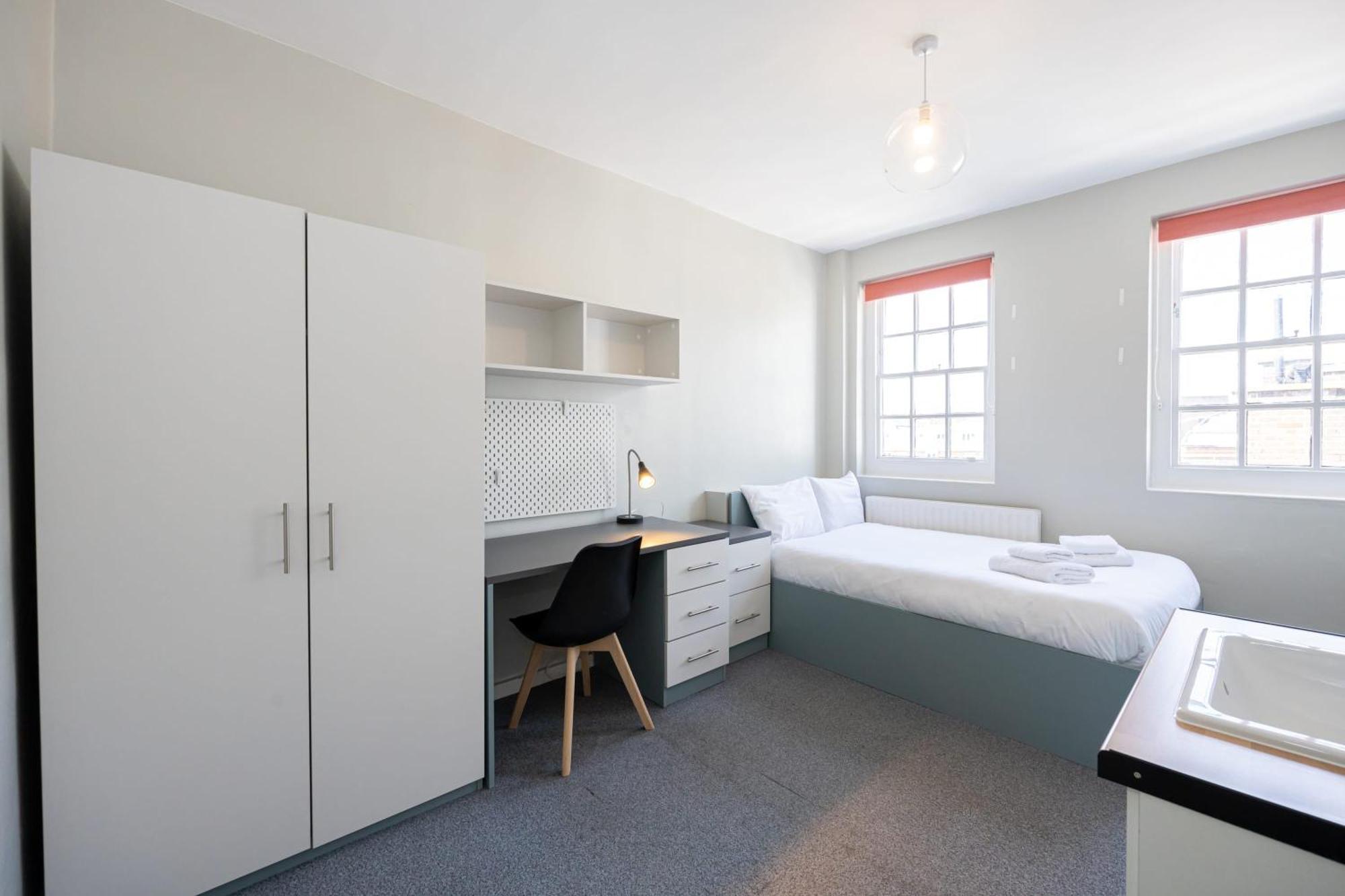 Spacious Room With Shared Facilities London Exterior photo