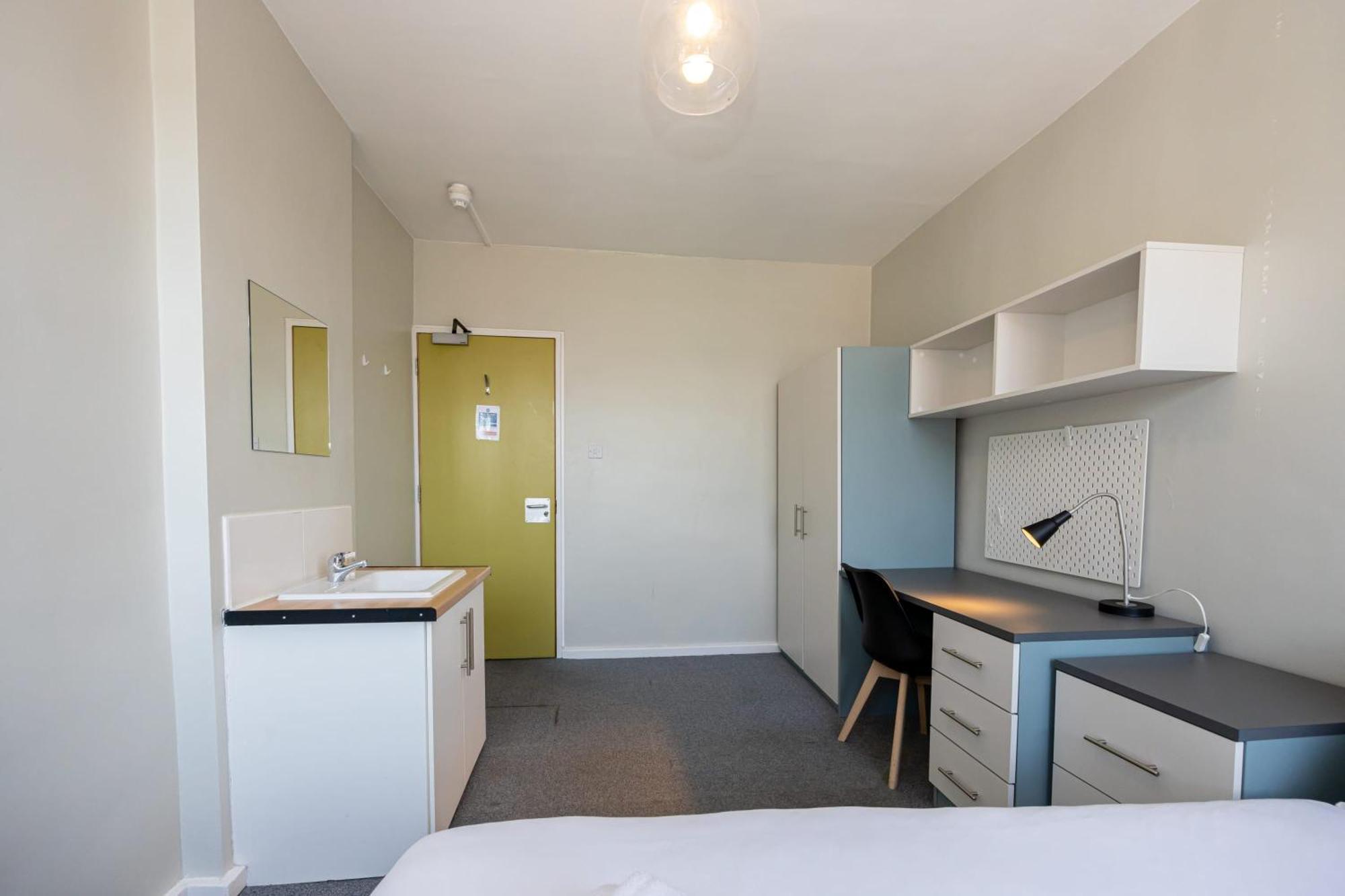 Spacious Room With Shared Facilities London Exterior photo