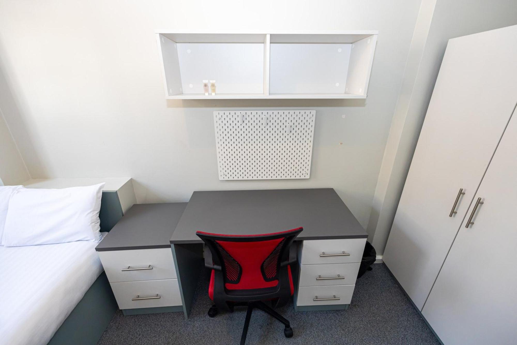 Spacious Room With Shared Facilities London Exterior photo