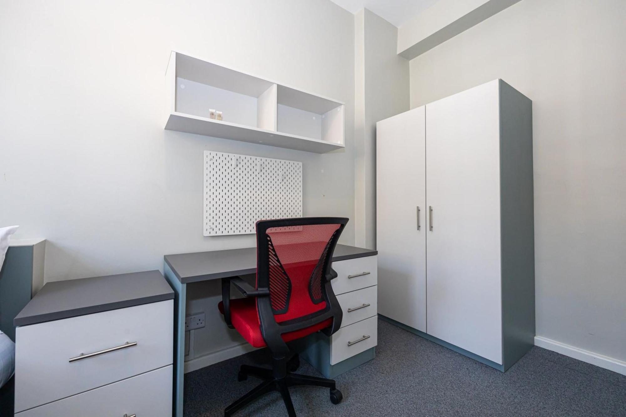 Spacious Room With Shared Facilities London Exterior photo